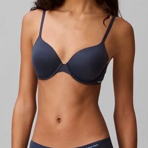 Calvin Klein Perfectly Fit Lightly Lined Full Coverage T-Shirt Bra LIKE NEW